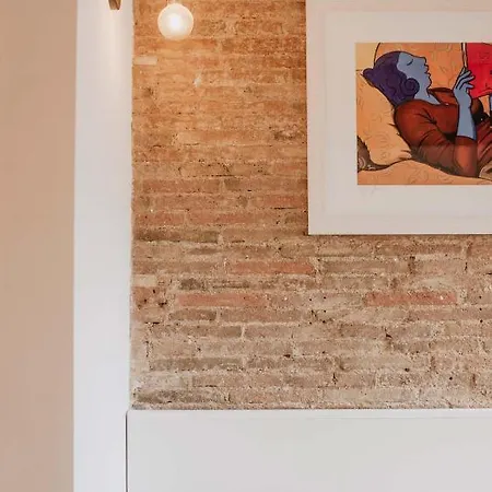 Petit Luxe Volta Bed & Breakfast *