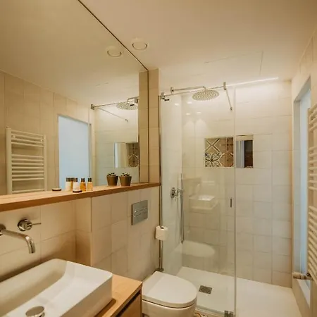 Petit Luxe Volta Bed & Breakfast