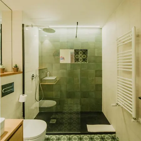 Petit Luxe Volta Bed & Breakfast